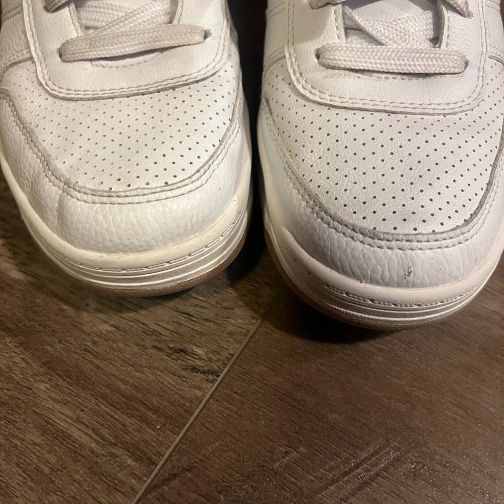 Levi's Women’s White Sneakers - Picture 3 of 9